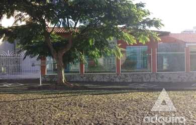 Imagem: A casa possui 4 Dormitórios, 3 Banheiros, 2 Vagas na garagem