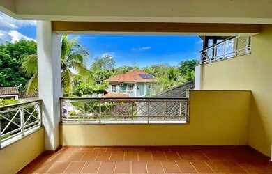 Imagem: A casa em condomínio possui 4 Dormitórios, 1 Banheiro, 2 Vagas