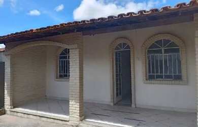 Imagem: A casa possui 3 Dormitórios, 2 Banheiros, 80m² de Área e