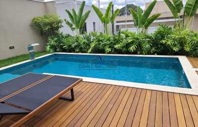 Imagem: A casa em condomínio possui 4 Dormitórios, 5 Banheiros, 4