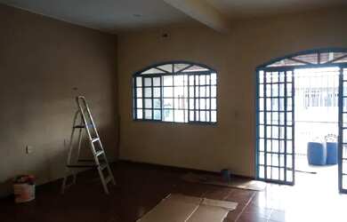 Imagem 3: Vende- se ou permuta por imóveis de menores valores sobrado com três...