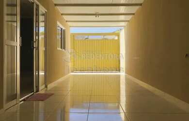 Imagem: A casa para alugar possui 2 Dormitórios, 2 Banheiros, 2 Vagas