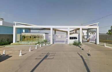 Imagem: A casa possui 3 Dormitórios, 4 Banheiros, 2 Vagas na garagem