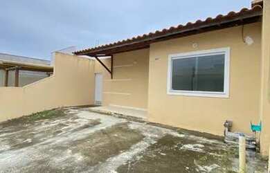 Imagem: A casa em condomínio possui 3 Dormitórios, 2 Banheiros, 2