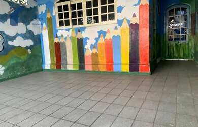 Imagem: A casa possui 2 Dormitórios, 2 Banheiros, 2 Vagas na garagem