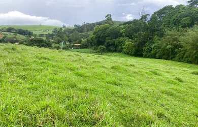 Imagem: O terreno possui 600m² de Área e está localizado em Centro