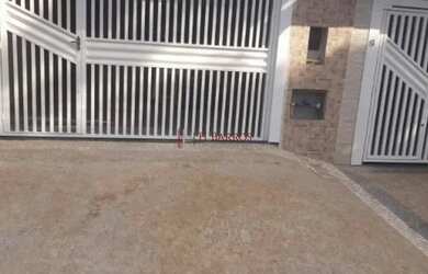 Imagem: A casa possui 2 Dormitórios, 2 Banheiros, 1 Vaga na garagem