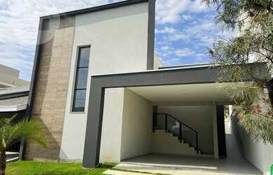 Imagem: A casa em condomínio possui 3 Dormitórios, 2 Banheiros, 5