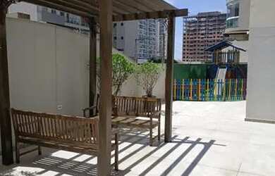 Imagem: O apartamento possui 2 Dormitórios, 1 Banheiro, 2 Vagas na