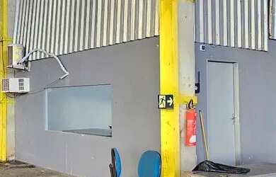 Imagem 8: Alugo galpão 4000m2 frente rodovia estruturado