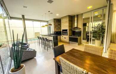 Imagem: A casa em condomínio possui 3 Dormitórios, 4 Banheiros, 4