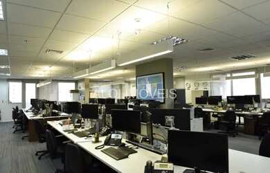 Imagem: O depósito possui 5 Vagas na garagem, 380m² de Área, Imóvel