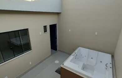 Imagem: A casa em condomínio possui 3 Dormitórios, 2 Banheiros, 2