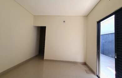 Imagem: A casa possui 3 Dormitórios, 4 Banheiros, 4 Vagas na garagem