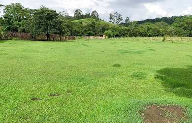 Imagem: O terreno possui 600m² de Área e está localizado em Centro
