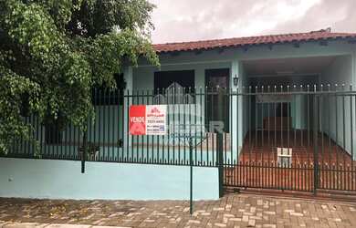 Imagem: A casa possui 3 Dormitórios, 2 Banheiros, 200m² de Área