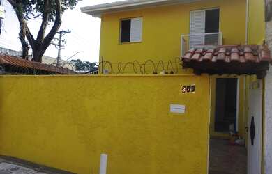 Imagem: A casa possui 2 Dormitórios, 2 Banheiros, 3 Vagas na garagem