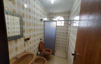 Imagem: O apartamento possui 3 Dormitórios, 1 Banheiro, 1 Vaga na garagem