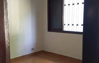 Imagem: A casa possui 2 Dormitórios, 1 Banheiro, 3 Vagas na garagem