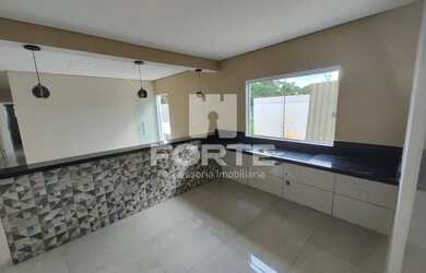 Imagem: A casa em condomínio possui 2 Dormitórios, 2 Banheiros, 3