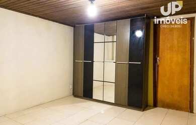 Imagem 5: Sobrado com 4 dormitórios à venda por R$ 390.000 no Porto em Pelotas/RS