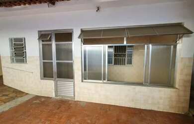 Imagem: A casa possui 2 Dormitórios, 1 Banheiro, 79m² de Área e