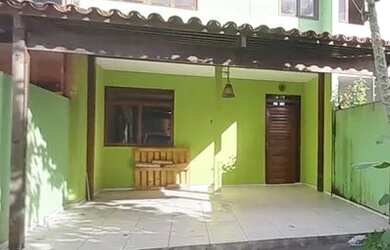 Imagem: A casa possui 3 Dormitórios, 2 Banheiros, 2 Vagas na garagem