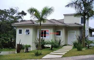 Imagem: A casa em condomínio possui 5 Dormitórios, 4 Banheiros, 4