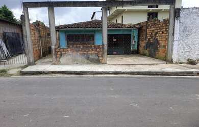 Imagem: A casa possui 2 Dormitórios, 1 Banheiro, 360m² de Área e