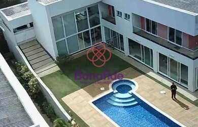 Imagem: A casa em condomínio possui 4 Dormitórios, 5 Banheiros, 5