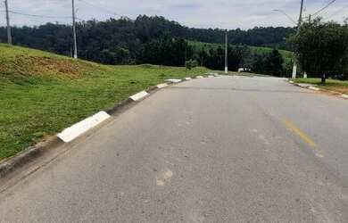 Imagem: O terreno possui 361m² de Área e está localizado em Sítio