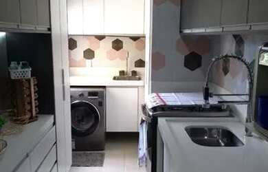 Imagem: O apartamento possui 2 Dormitórios, 1 Banheiro, 1 Vaga na garagem