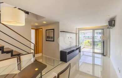 Imagem: O apartamento na cobertura possui 3 Dormitórios, 2 Banheiros