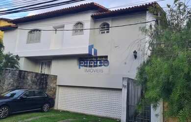 Imagem: A casa possui 5 Dormitórios, 4 Banheiros, 3 Vagas na garagem