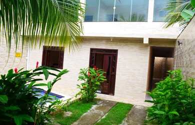 Imagem: A casa possui 4 Dormitórios, 4 Banheiros, 2 Vagas na garagem