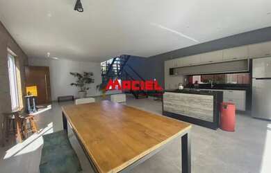 Imagem: A casa possui 3 Dormitórios, 5 Banheiros, 2 Vagas na garagem