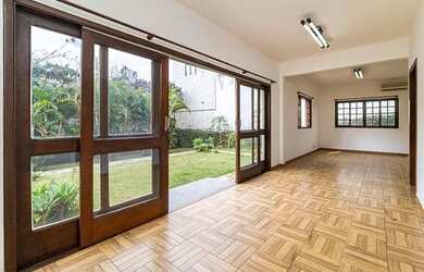 Imagem: O depósito possui 835m² de Área e está localizado em Vila