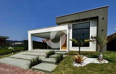 Imagem: A casa em condomínio possui 3 Dormitórios, 2 Banheiros, 4