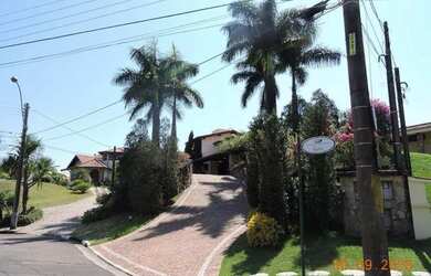 Imagem: A casa em condomínio possui 4 Dormitórios, 5 Banheiros, 4