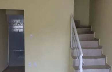 Imagem: A casa possui 2 Dormitórios, 1 Banheiro, 1 Vaga na garagem