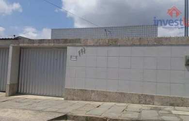 Imagem: A casa possui 3 Dormitórios, 1 Banheiro, 3 Vagas na garagem