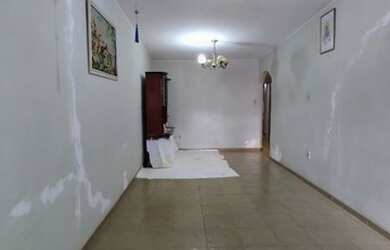 Imagem: A casa possui 3 Dormitórios, 2 Banheiros, 1 Vaga na garagem