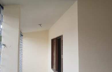 Imagem: A casa possui 3 Dormitórios, 2 Banheiros, 1 Vaga na garagem