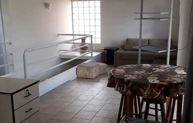 Imagem: O apartamento possui 1 Dormitório, 1 Banheiro, 1 Vaga na garagem