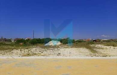 Imagem: O terreno possui 400m² de Área e está localizado em Balneário