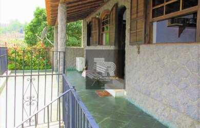 Imagem: A casa possui 3 Dormitórios, 3 Banheiros, 200m² de Área e