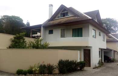 Imagem: A casa em condomínio possui 3 Dormitórios, 3 Banheiros, 2