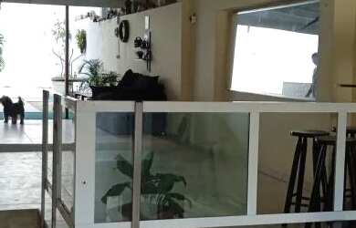 Imagem 3: Quintal para festas. Varanda