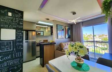 Imagem: O apartamento possui 2 Dormitórios, 1 Banheiro, 1 Vaga na garagem