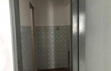 Imagem: A casa possui 2 Dormitórios, 1 Banheiro, 2 Vagas na garagem